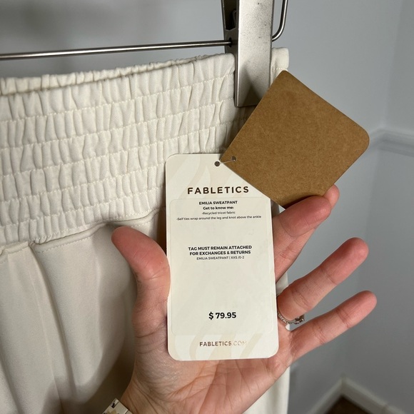 Fabletics Emilia sweatpant tie bottom size XXS in egret cream color - Picture 4 of 14